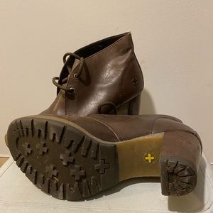 Dr. Martens. Womens size 9.